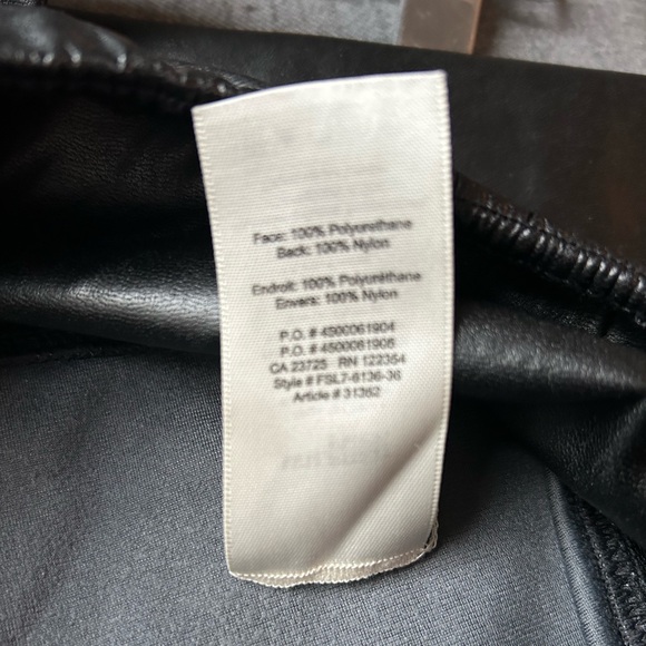 Wilfred Free black “pleather” leggings. Women’s size M. Excellent condition - Picture 6 of 6